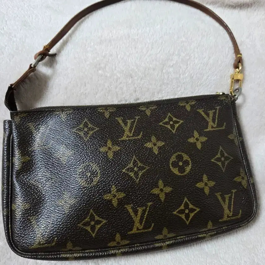 [BUNJANG] Louis Vuitton Mini Pochette &amp; Dolce &amp; Gabbana Bag Set / 루이비통 미니 포쉐트, 돌체앤가바나  세트