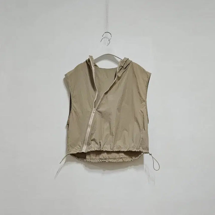 [BUNJANG] Beige Hooded Zip-Up Vest / 바스락 후드 집업조끼