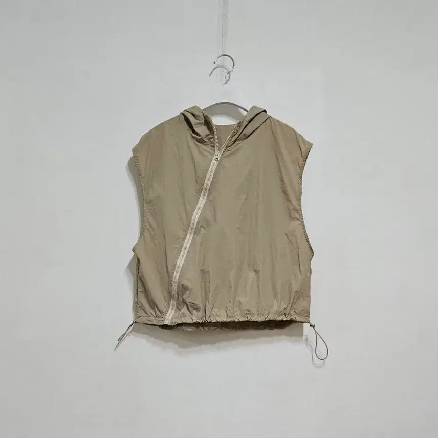 [BUNJANG] Beige Hooded Zip-Up Vest / 바스락 후드 집업조끼