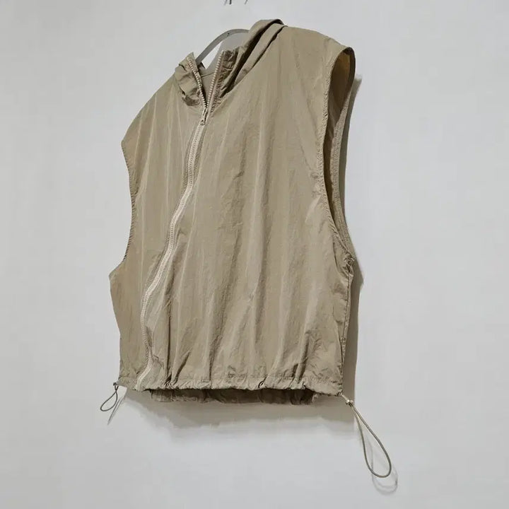 [BUNJANG] Beige Hooded Zip-Up Vest / 바스락 후드 집업조끼