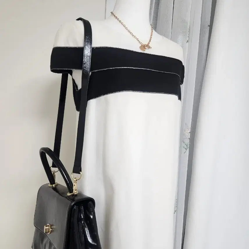 [BUNJANG] Mixo Colorblock White &amp; Black Dress / 미쏘 배색 화이트 &amp; 블랙 원피스