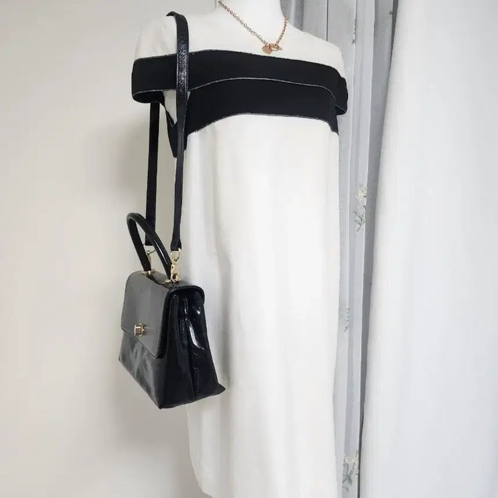 [BUNJANG] Mixo Colorblock White &amp; Black Dress / 미쏘 배색 화이트 &amp; 블랙 원피스