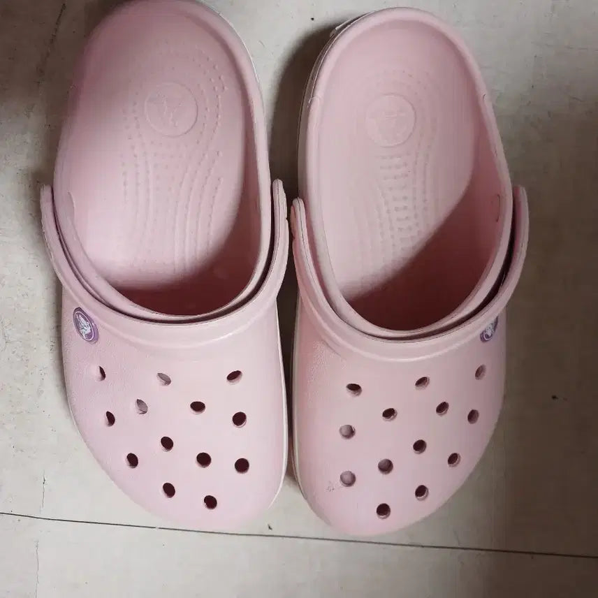 [BUNJANG] Crocs Pink Sandals Slippers / 크록스 핑크색 샌들 슬리퍼