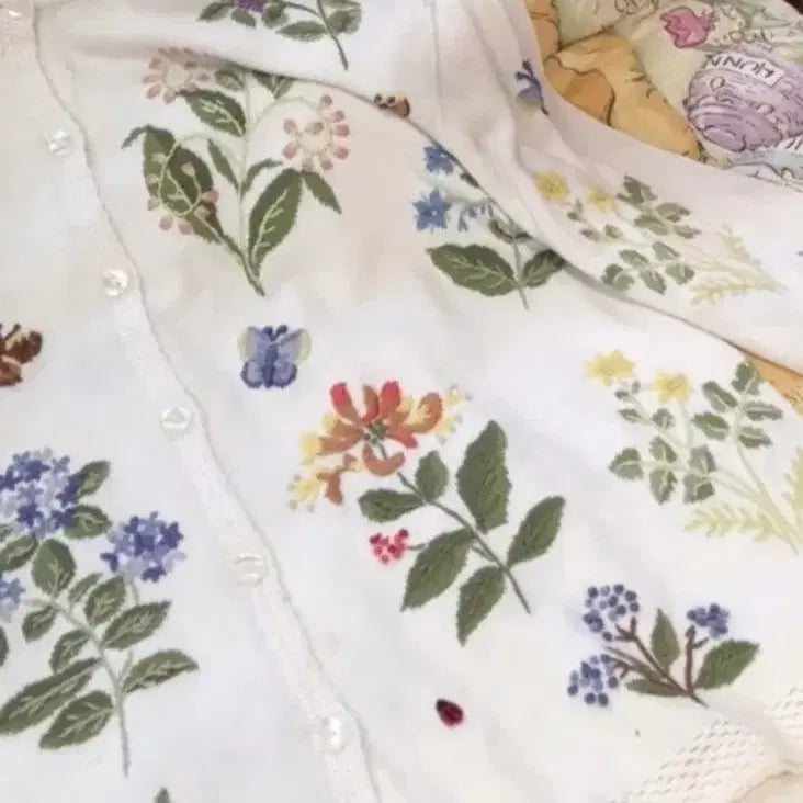 [BUNJANG] Botanical Embroidery Cardigan / 보테니컬 자수 가디건