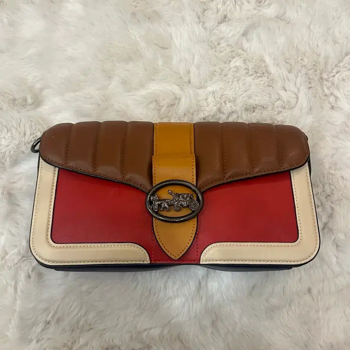 [BUNJANG] Coach Multicolor Quilted Shoulder Bag with Strap and Dust Bag / 코치 멀티컬러 퀼팅 가방 + 스트랩, 더스트백 포함