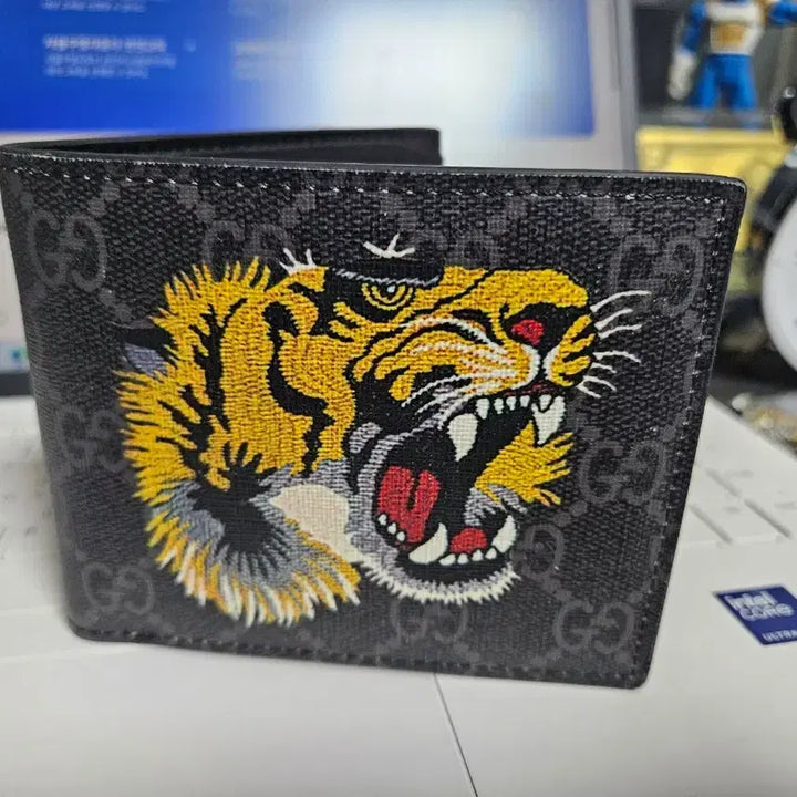 [BUNJANG] Gucci GG Tiger Print Bifold Wallet Black / 구찌 GG 타이거 프린트 반지갑 블랙