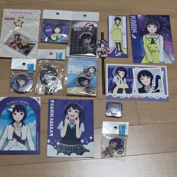 [BUNJANG] Asuka Karin Acrylic Keychain, Can Badge, Paper, Rubber Strap, Love Live Nijigasaki Bundle Set / (+덤) 아사카 카린 아크릴키링 캔뱃지 지류 러버스트랩 러브라이브 니지동