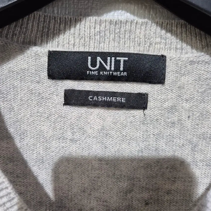 [BUNJANG] UNIT Cashmere V-Neck Knit Sweater / UNIT 캐시미어 브이넥 니트