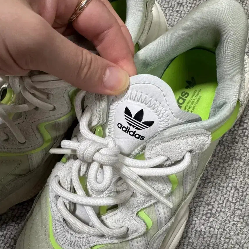 [BUNJANG] Adidas Ozweego Shoes / 아디다스 오즈위고 230-235