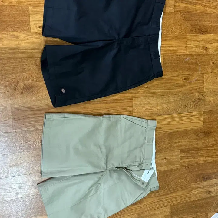 [BUNJANG] Dickies Loose Fit Shorts Black/Beige Set / 디키즈 루즈핏 반바지 블랙/베이지 2개