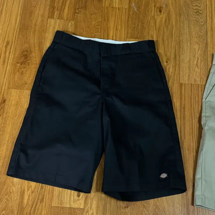 [BUNJANG] Dickies Loose Fit Shorts Black/Beige Set / 디키즈 루즈핏 반바지 블랙/베이지 2개