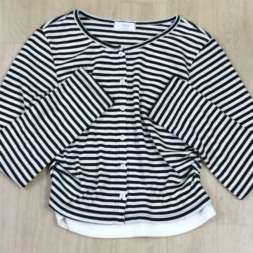 [BUNJANG] Stripe Round Neck Long Sleeve T-Shirt / 스트라이트 굴림티 새상품