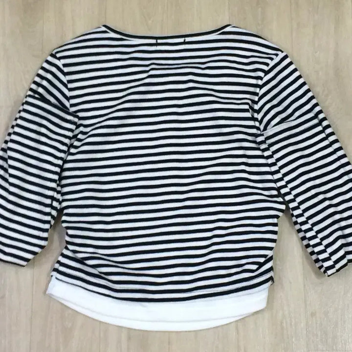 [BUNJANG] Stripe Round Neck Long Sleeve T-Shirt / 스트라이트 굴림티 새상품