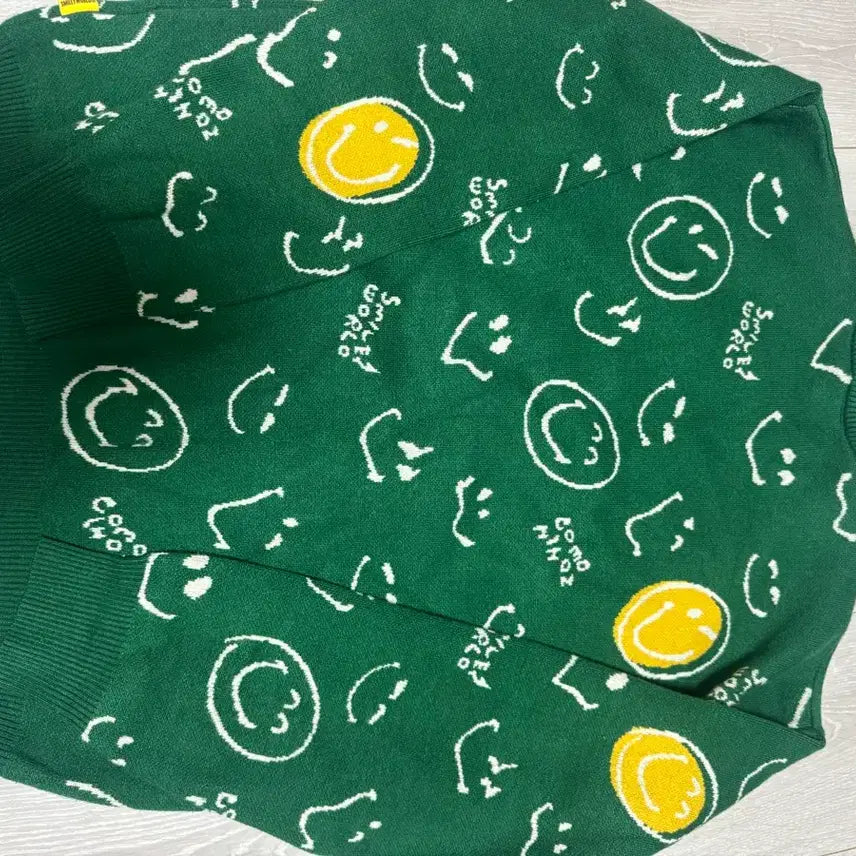 [BUNJANG] Comoninoz Smile Pattern Knit Green / 코모니노즈 스마일 패턴 니트 그린