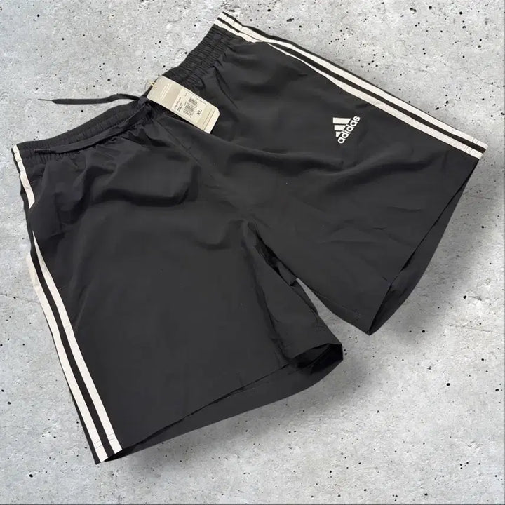 [BUNJANG] Adidas Essentials 3-Stripes Shorts Black 5XL / [5XL] 아디다스 에센셜 3선 반바지 블랙 새상품