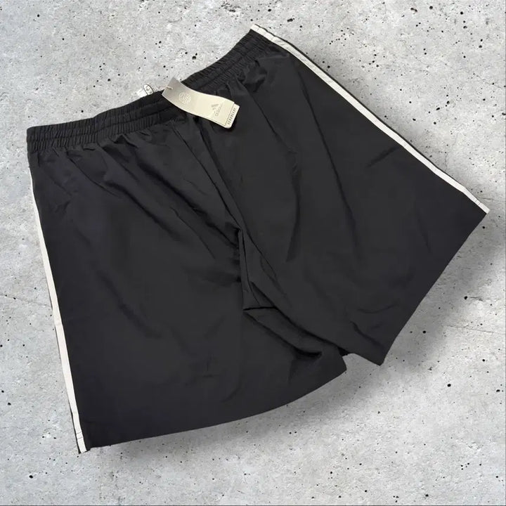 [BUNJANG] Adidas Essentials 3-Stripes Shorts Black 5XL / [5XL] 아디다스 에센셜 3선 반바지 블랙 새상품