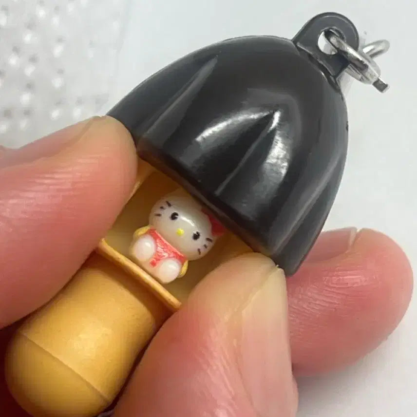 [BUNJANG] Classic Hello Kitty Choco-Songyi Strap - New / 고전 헬로키티 초코송이 스트랩 새상품