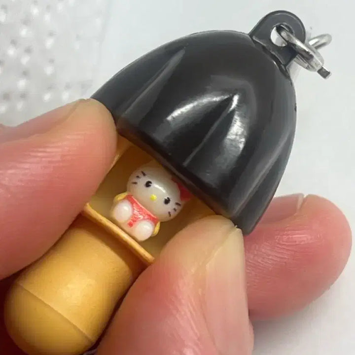 [BUNJANG] Classic Hello Kitty Choco-Songyi Strap - New / 고전 헬로키티 초코송이 스트랩 새상품
