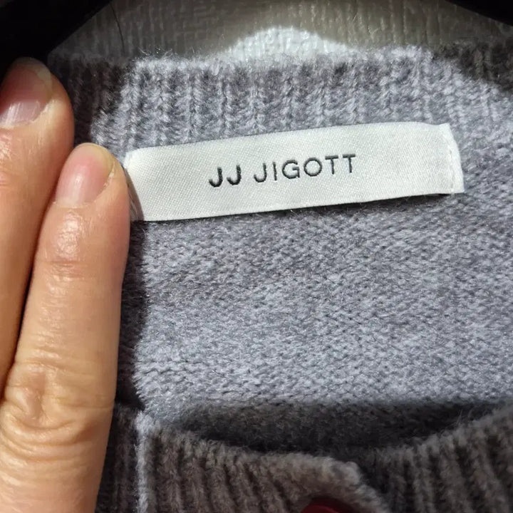 [BUNJANG] JJ JIGOTT Embroidered Cardigan / JJ지고트 그레이 가디건 레드 자수