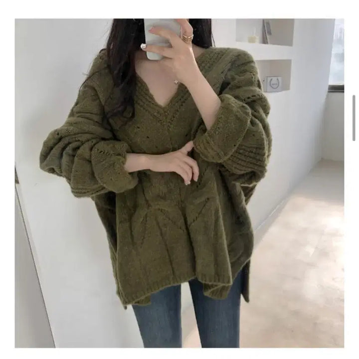 [BUNJANG] Loose Fit V-Neck Knit / 루즈핏 브이넥 니트