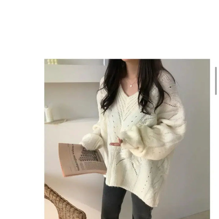 [BUNJANG] Loose Fit V-Neck Knit / 루즈핏 브이넥 니트
