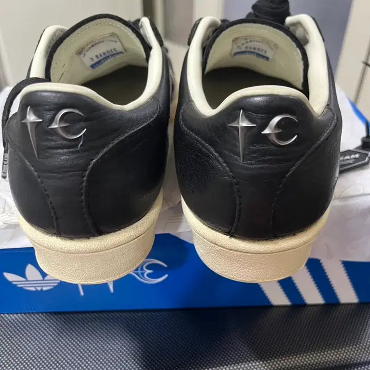 [BUNJANG] Thug Club x Adidas Superstar Sneakers (265) / 떠그클럽 아디다스 콜라보 슈퍼스타 265