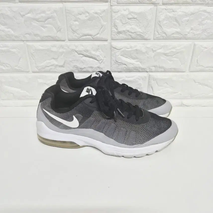 [BUNJANG] Nike Air Max Invigor Sneakers / 나이키 265 에어맥스 인비고 스니커즈 운동화