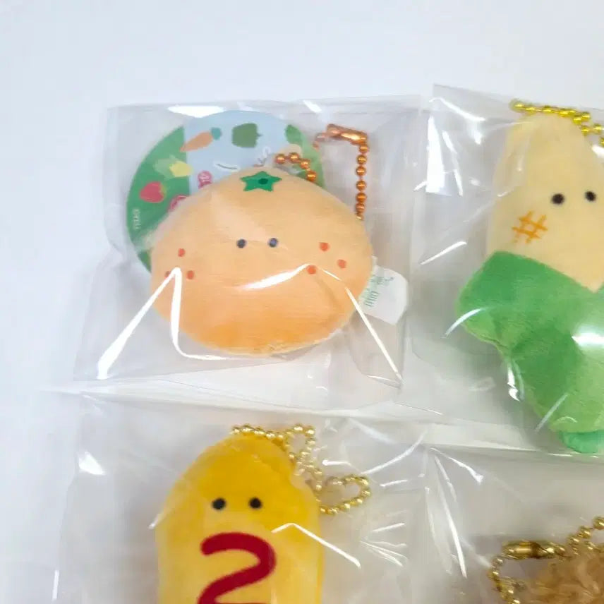 [BUNJANG] Tsuburana Hitomi "Cute Eyes" Gachapon Keychain Set / 귀여운 눈동자 키링 가챠 츠부라나 히토미 (옥수수,귤, 멘치카츠,핫도그)