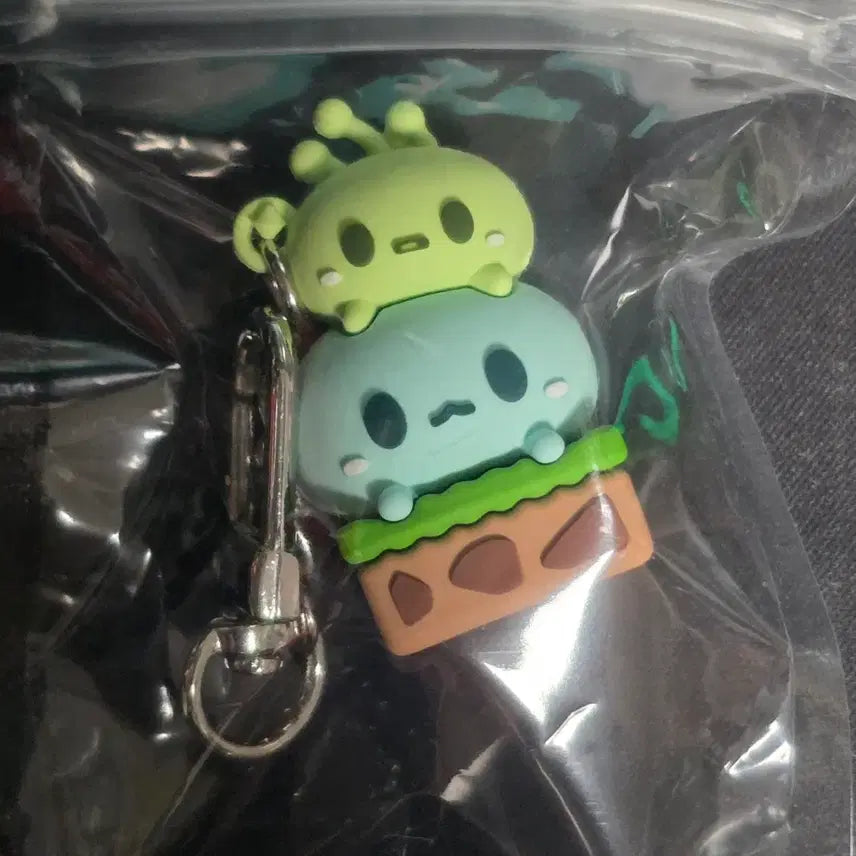 [BUNJANG] MapleStory Figure Keyring (Pink Bean / Slime / Stone Spirit) / 메이플스토리 피규어 키링 핑크빈이랑 교환이나 슬라임 돌의정령 판매합니다