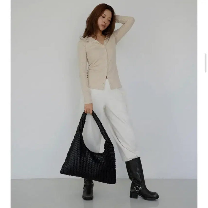 [BUNJANG] Kuani Textured Hobo Bag Black / 콰니 호보백 Textured Hobo Bag Black