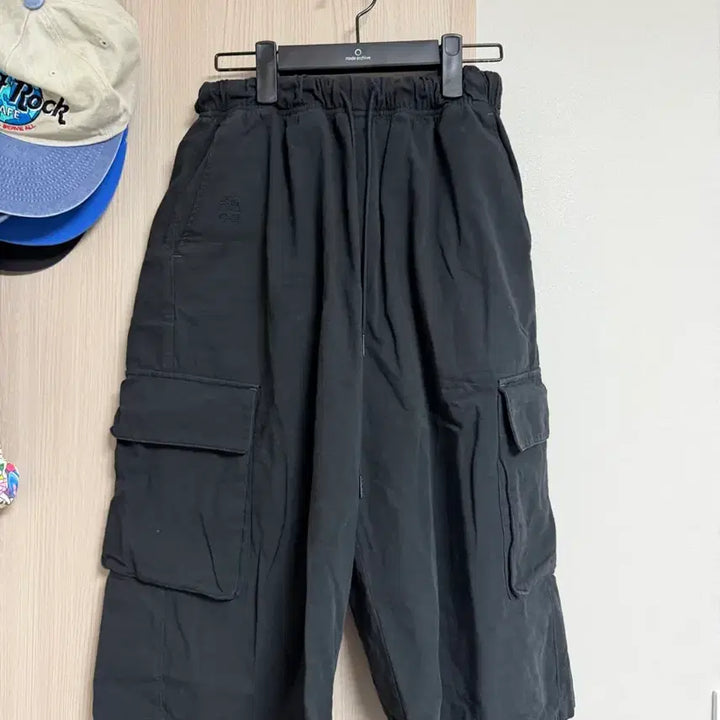 [SOLD OUT] 폴리테루 휴먼인덱스 1/2 카고팬츠 블랙 2사이즈