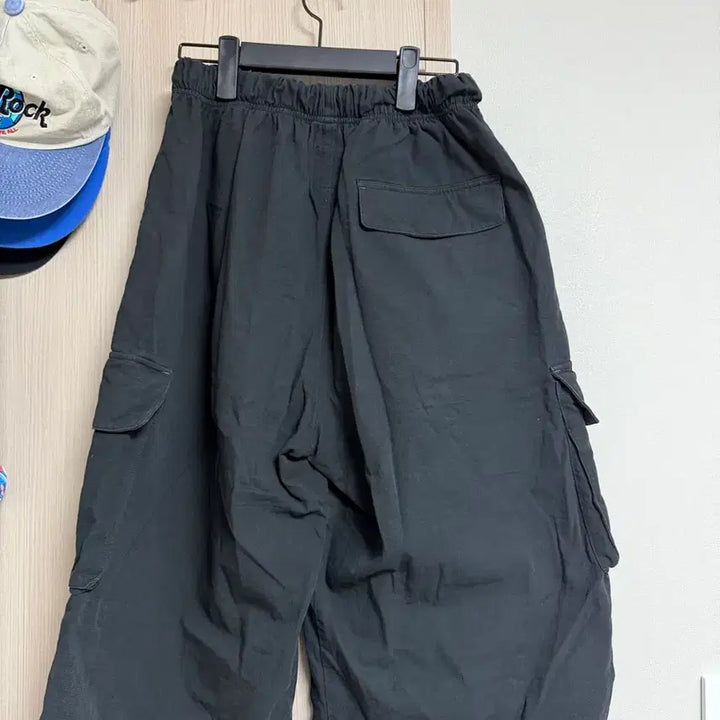 [SOLD OUT] 폴리테루 휴먼인덱스 1/2 카고팬츠 블랙 2사이즈