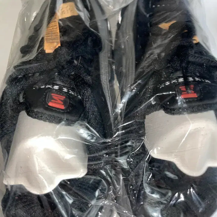 [BUNJANG] Nike Shox R4 Metallic Silver/Black/Picante Red Sneakers / 나이키 샥스 r4 240