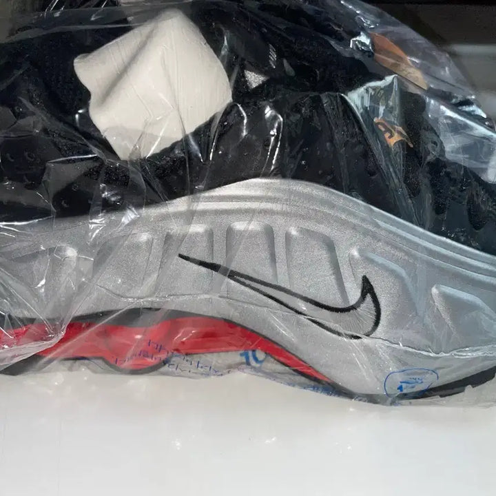 [BUNJANG] Nike Shox R4 Metallic Silver/Black/Picante Red Sneakers / 나이키 샥스 r4 240