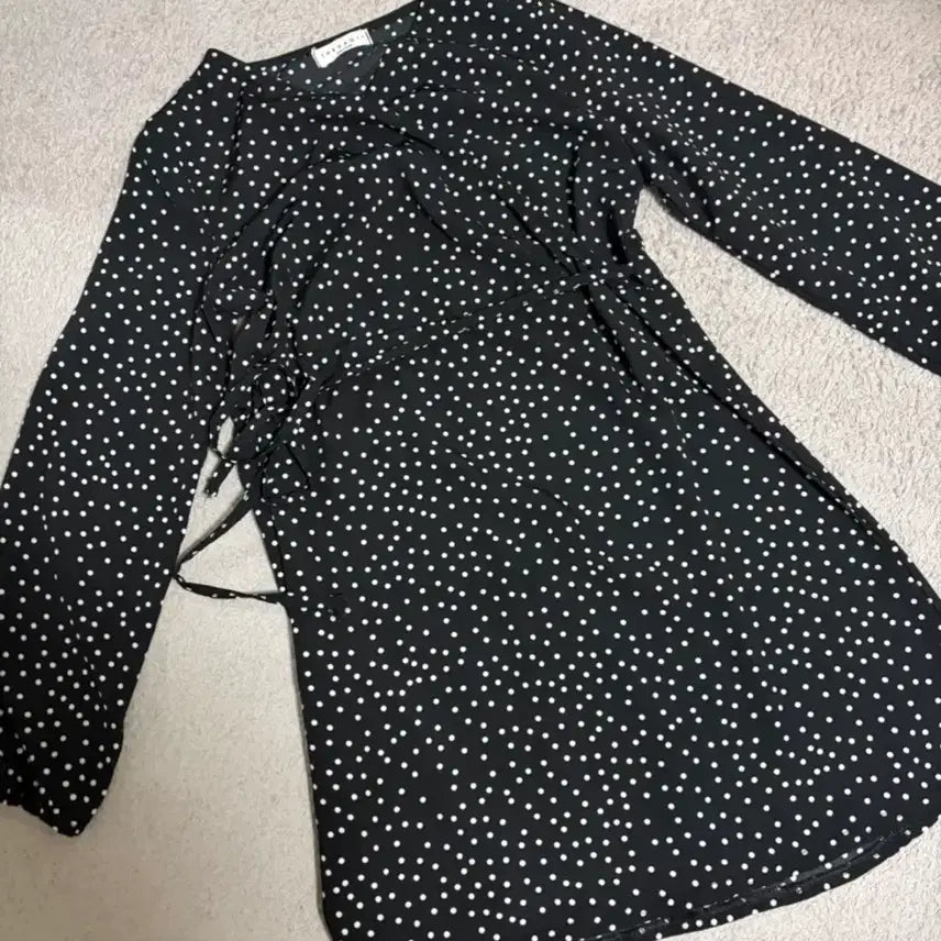 [BUNJANG] Black Dot Wrap Dress / 블랙도트랩원피스