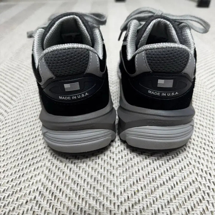 [BUNJANG] New Balance 990 V6 Black/White / (255)뉴발란스 990 V6 블랙/화이트