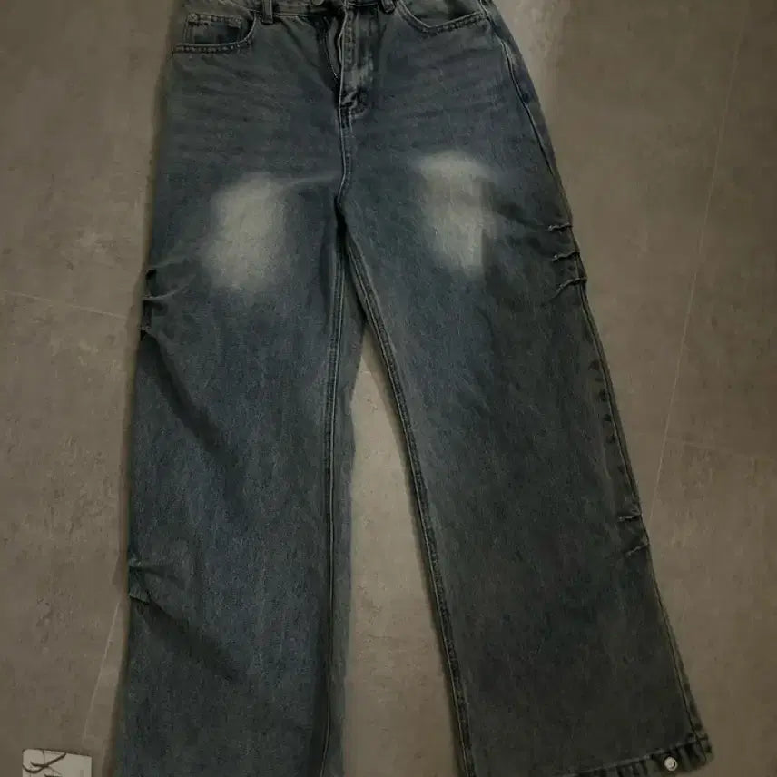 [BUNJANG] Modi Mood Buckle Pinched Semi-Wide Jeans / 모디무드 청바지 버클 사이드 핀턱 세미 와이드 팬츠