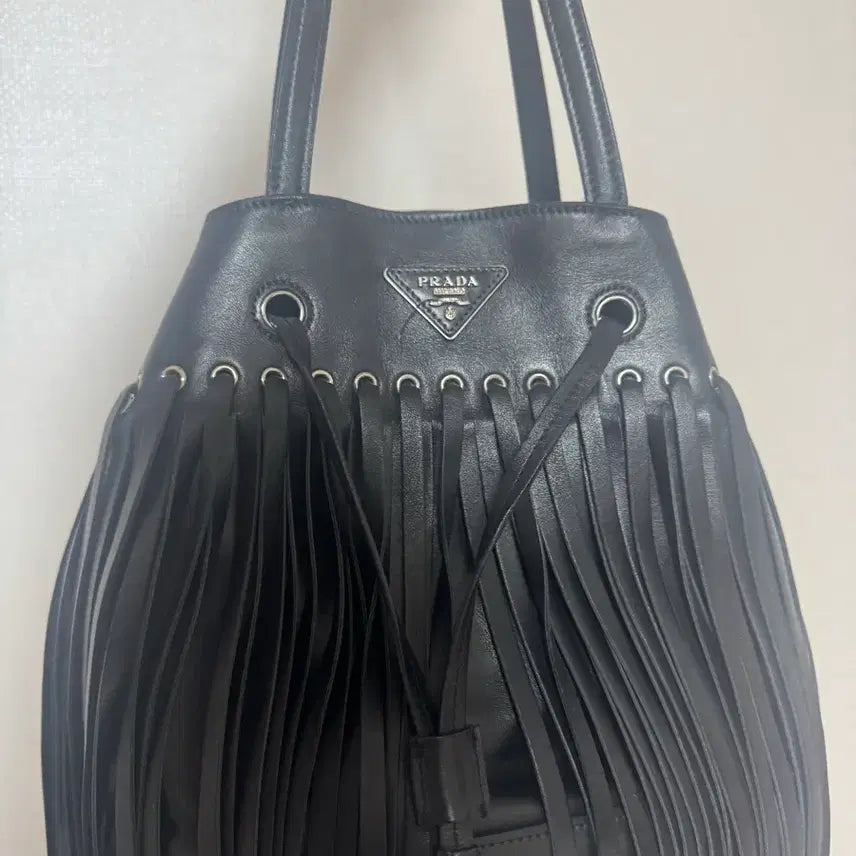 [BUNJANG] Prada Black Leather Fringe Bucket Bag / 프라다 블랙 레더 프린지 버킷백