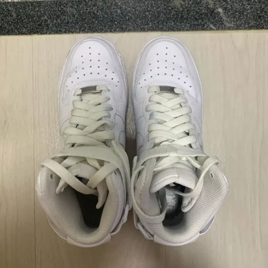 [BUNJANG] Nike Air Force 1 High White / 원가이하 판매) 나이키 에어포스 1 하이 235 화이트