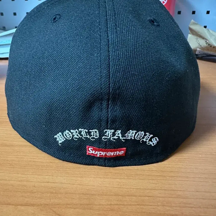 [BUNJANG] Supreme New Era S Logo Gold Cross Snapback Hat 7 1/2 / 슈프림 뉴에라 S로고 골드크로스 7 1/2