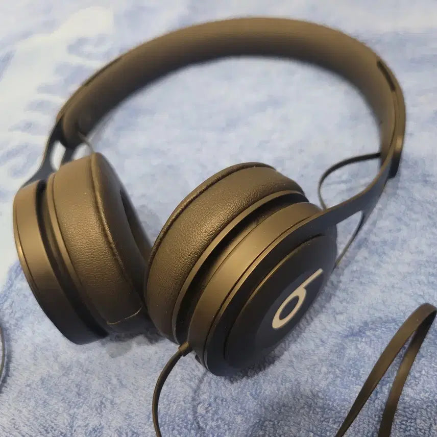 [BUNJANG] Beats by Dr. Dre EP On-Ear Wired Headphones (Black) / 정품 비츠 닥터드레 EP 온이어 헤드셋 이어폰 헤드폰 beats