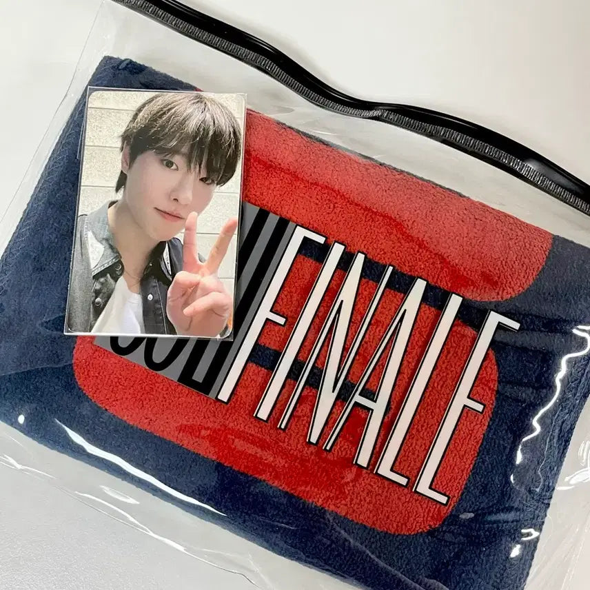 [BUNJANG] WOODZ Cho Seungyoun OO-LI FINALE Towel Slogan (Navy) / woodz 우즈 조승연 우리 피날레 타올 슬로건 (네이비)