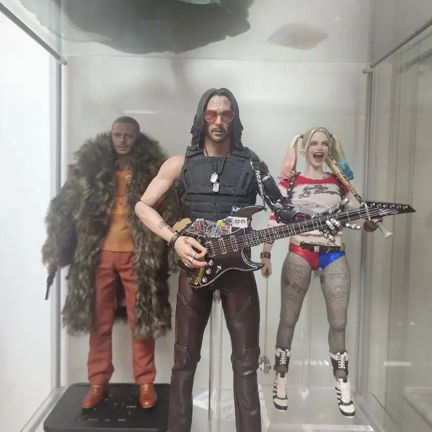 [BUNJANG] Hot Toys Cyberpunk Johnny Silverhand Figure / 핫토이 사이버펑크 2077 조니 실버핸드 팝니다.