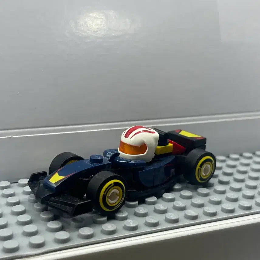 [BUNJANG] Lego Red Bull F1 Minifigure Series 71049 / 레고 71049 f1 레드불 미니레고 미니피규어 미니피겨 단종