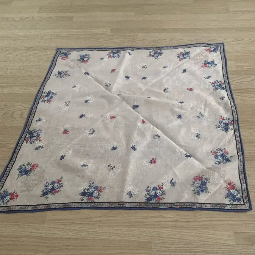 [BUNJANG] Vintage Dior, Yves Saint Laurent Scarves Bundle Set (2 Items) / 빈티지 디올,입생로랑 스카프 2개 일괄판매