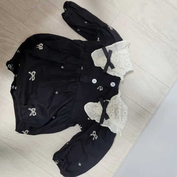 [SOLD OUT] 리본카라베이비바디수트