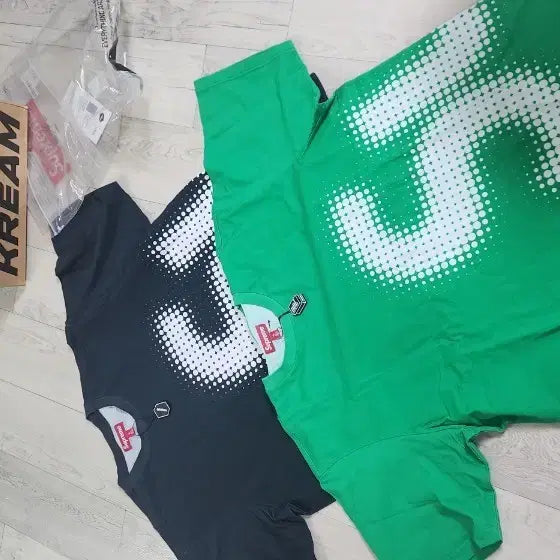 [BUNJANG] Supreme Halftone Short Sleeve T-Shirt XL / 슈프림 할프톤 반팔 XL 새상품