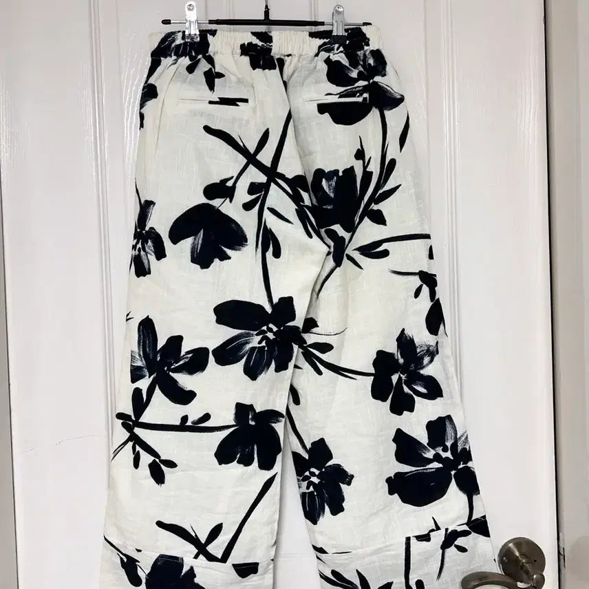 [BUNJANG] Flower Print Cotton Blend Trousers with Back Elastic Band / 뒷밴딩 플라워 프린트 마혼방 바지