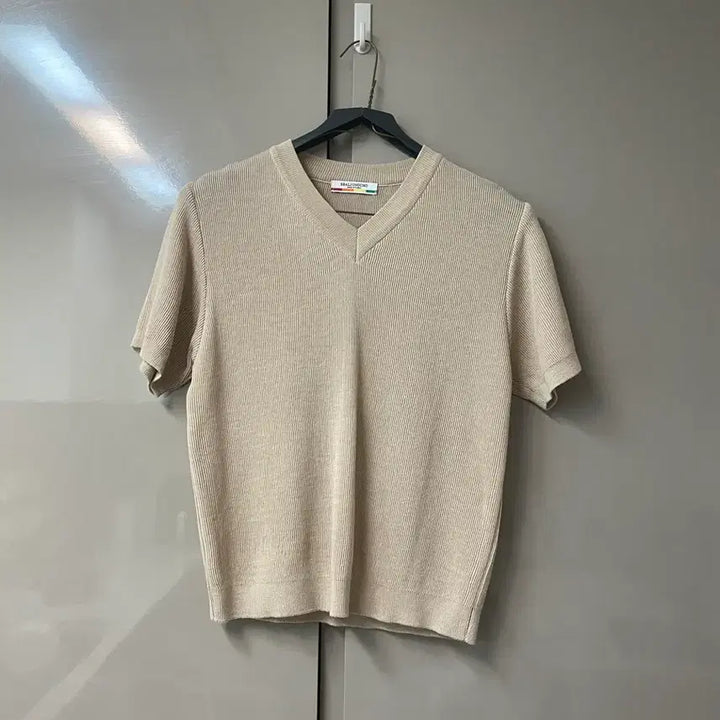 [BUNJANG] Beige V-Neck Knit Top / 여름 베이지 V넥 니트 free