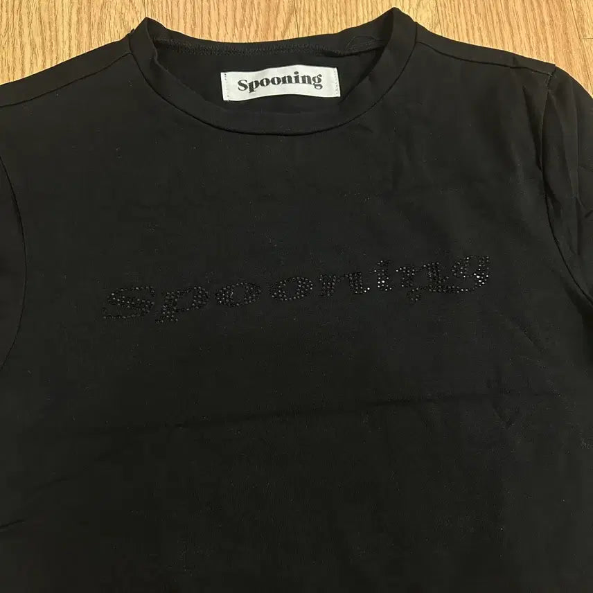 [BUNJANG] Glowny Black Cropped Short Sleeve T-Shirt / 글로니(구spooning) 스푸닝 블랙 크롭 반팔 티셔츠